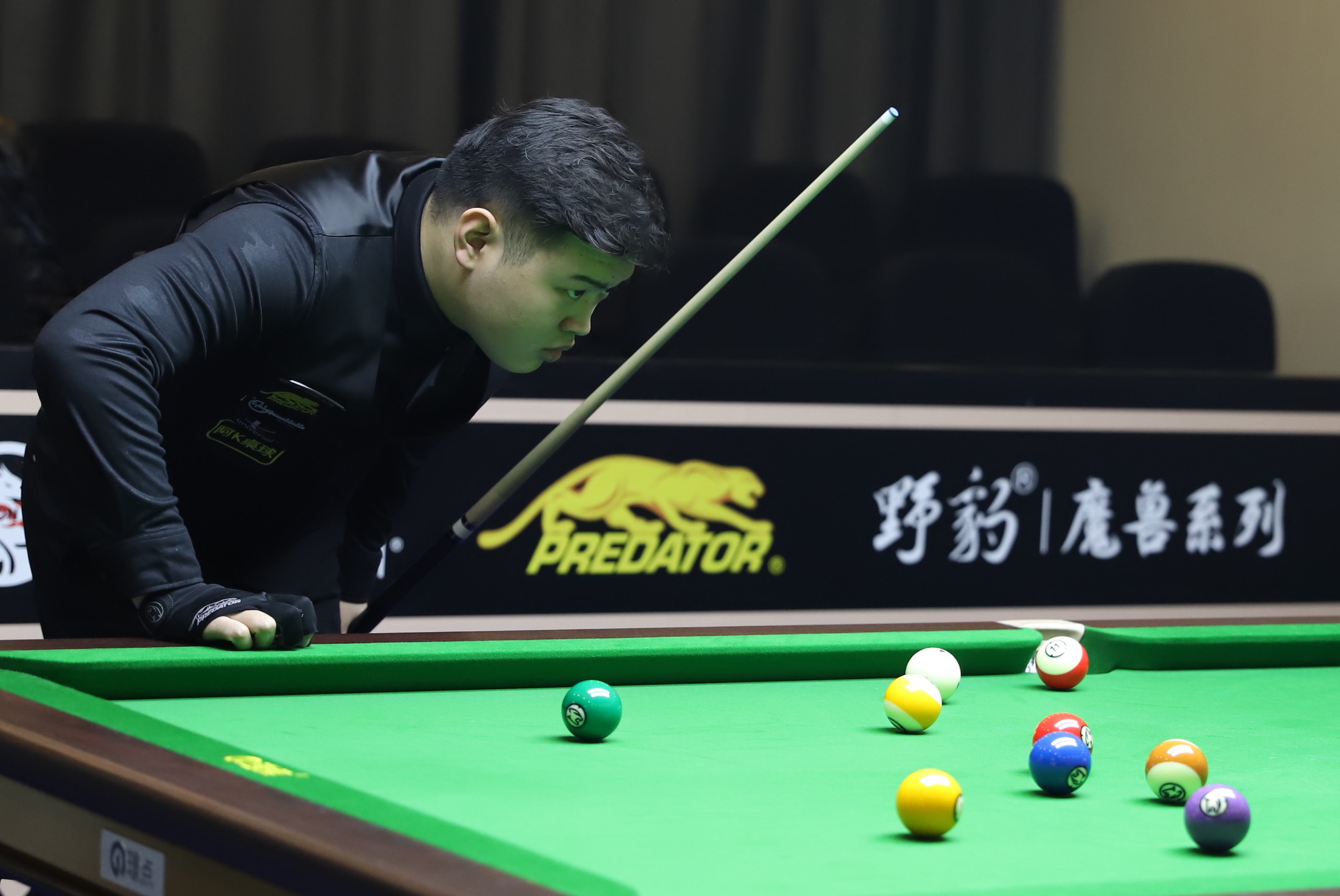 表现出了不 表现出了不