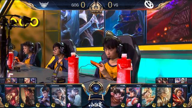 两支球队自 两支球队自