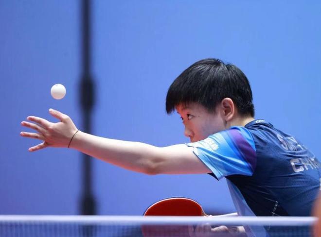 荣誉背后是 荣誉背后是